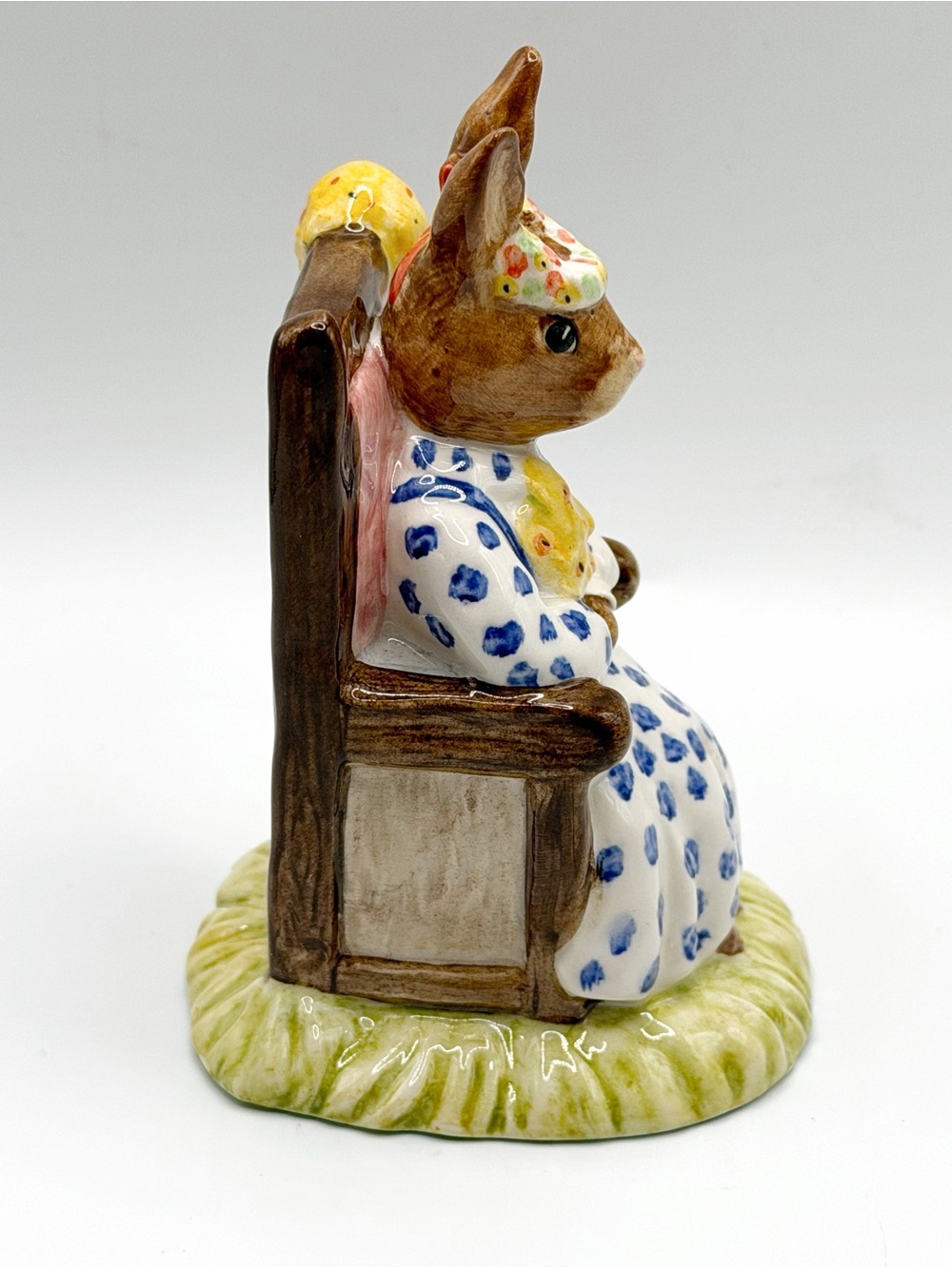 Royal Doulton Bunnykins Susan as Queen of the May Figurine DB83 1989 - Picture 4 of 5